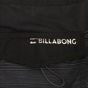 Billabong Swim - Men’s Billabong Boardshorts Size 32 Billabong Swim - Men’s Billabong Boardshorts Size 32